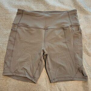 Women's Avia Biking Shorts Size M (8-10)